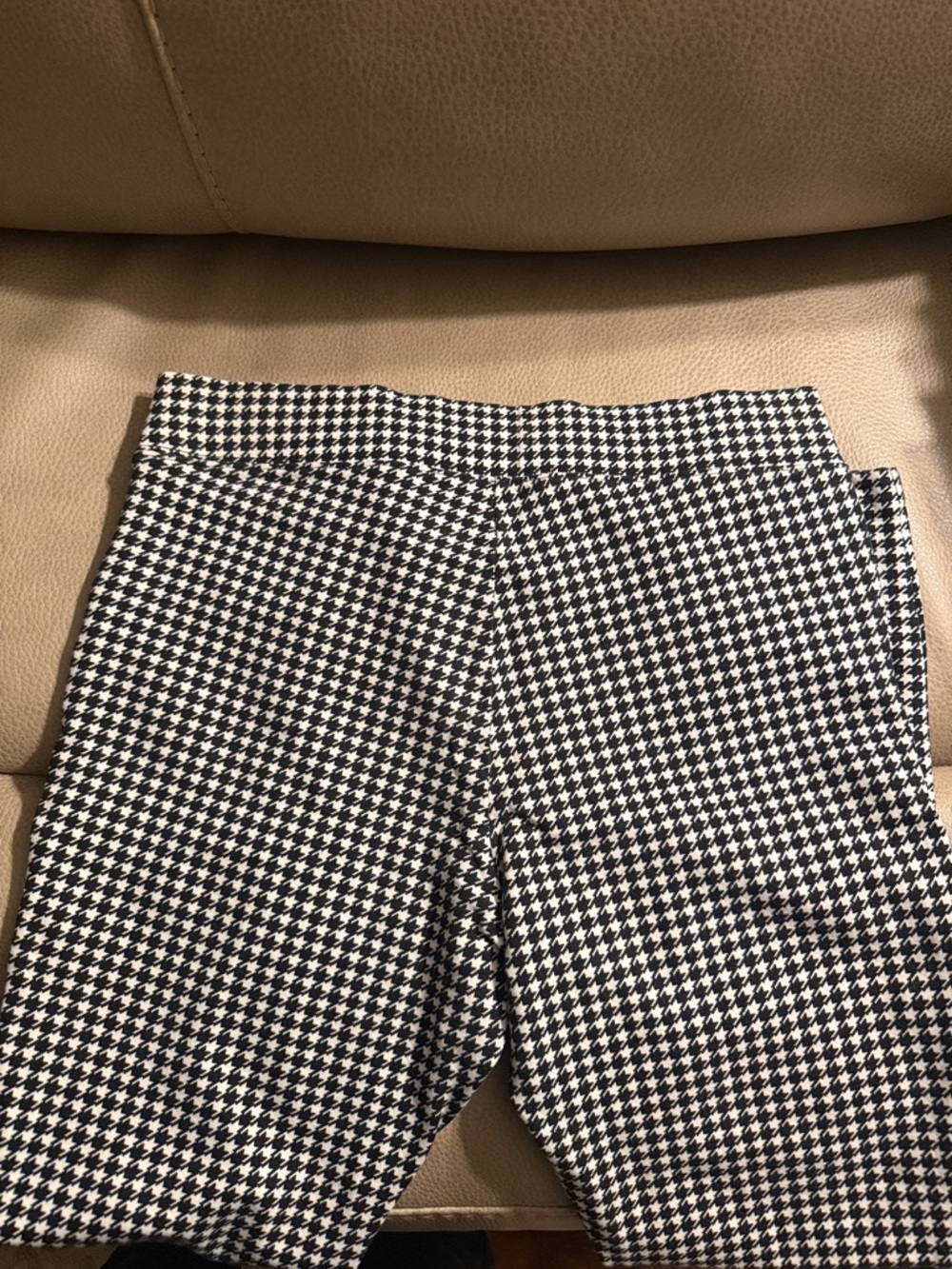 Old Navy Black & White Houndstooth Ponte Skinny Pants - Picture 2 of 3